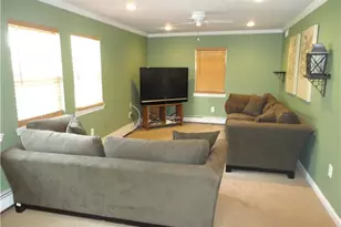 204 Greenbriar Ln, Havertown, PA 19083 - Photo 8