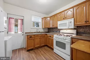 7 Rhodes Ave, Collingdale, PA 19023 - Photo 8