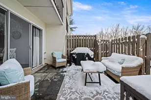 147 W Kenilworth Cir, Newtown Square, PA 19073 - Photo 4