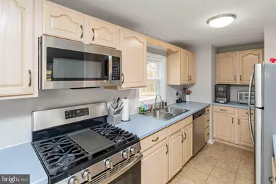 915 Flora, Upper Chichester, PA 19061 - Photo 10