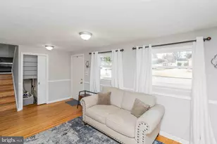 915 Flora, Upper Chichester, PA 19061 - Photo 4