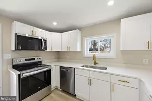 2109 Ferncroft Ave, Upper Chichester, PA 19061 - Photo 4