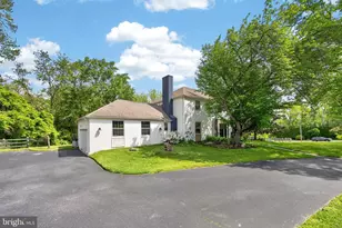 700 Camp Woods Rd, Villanova, PA 19085 - Photo 2