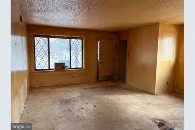 5200 Hilltop Drive #EE1, Brookhaven, PA 19015 - Photo 4