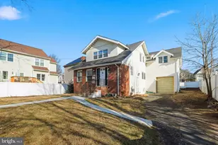 720 Kedron Ave, Morton, PA 19070 - Photo 2