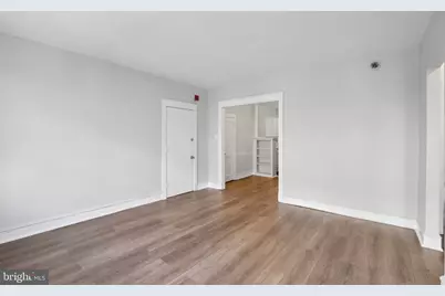 7250 Chestnut Street #E- 301, Upper Darby, PA 19082 - Photo 8