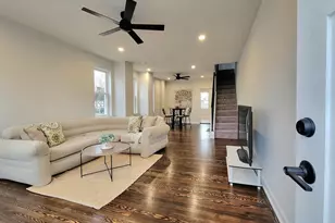 17 W 2nd St, Marcus Hook, PA 19061 - Photo 4