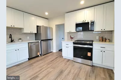 17 W 2nd Street, Marcus Hook, PA 19061 - Photo 12