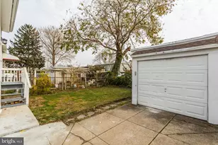 7210 Spruce St, Upper Darby, PA 19082 - Photo 32