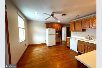 712 W Macdade Boulevard, Folsom, PA 19033 - Photo 2