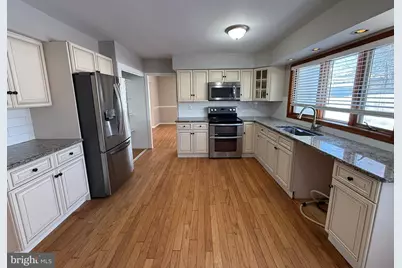 745 Windsor Place, Wallingford, PA 19086 - Photo 4