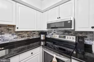 5200 Hilltop Dr, Brookhaven, PA 19015 - Photo 6