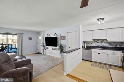 5200 Hilltop Drive #M16, Brookhaven, PA 19015 - Photo 4