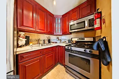 100 E Glenolden Avenue #E-21, Glenolden, PA 19036 - Photo 8