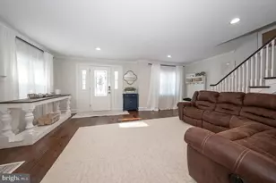 227 E Hathaway Ln, Havertown, PA 19083 - Photo 8