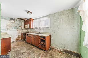 1300 Wycombe Ave, Darby, PA 19023 - Photo 8