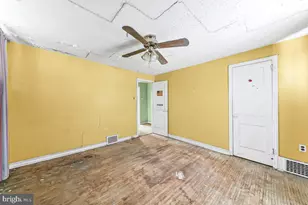 1300 Wycombe Ave, Darby, PA 19023 - Photo 12