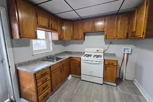 814 Upland St, Chester, PA 19013 - Photo 2