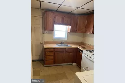 814 Upland Street, Chester, PA 19013 - Photo 4