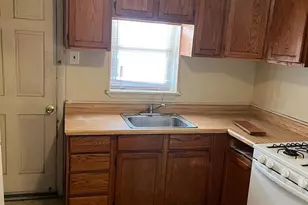 814 Upland St, Chester, PA 19013 - Photo 4