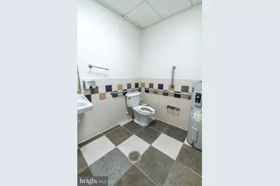 1003 Avenue Of The States, Chester, PA 19013 - Photo 4