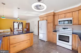 2416 W Colonial Dr, Upper Chichester, PA 19061 - Photo 8