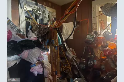 17 E Mowry Street, Chester, PA 19013 - Photo 6