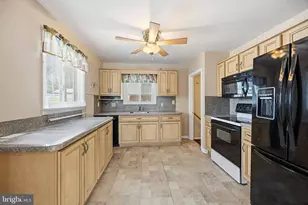 4201 Chandler Dr, Brookhaven, PA 19015 - Photo 10