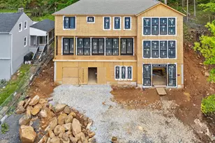 810 Maple Ln, Aston, PA 19014 - Photo 4