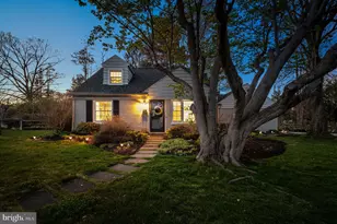 303 Barry Ln, Wallingford, PA 19086 - Photo 2