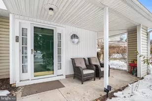 73 Bayberry Ct, Glen Mills, PA 19342 - Photo 2