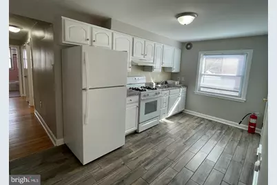 2205 E Darby Road #SECOND FLOOR, Havertown, PA 19083 - Photo 6