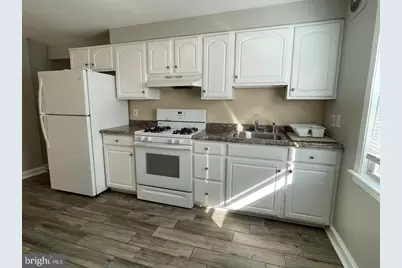 2205 E Darby Road #SECOND FLOOR, Havertown, PA 19083 - Photo 8