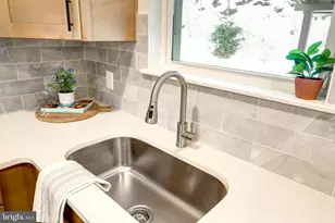 333 Golf Hills Rd, Havertown, PA 19083 - Photo 10