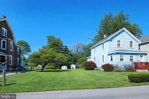 206 Lowrys Ln, Bryn Mawr, PA 19010 - Photo 2