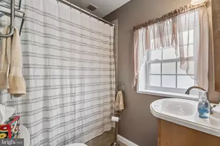 908 Roberts Ave, Drexel Hill, PA 19026 - Photo 18