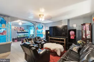 208 Walnut St, Darby, PA 19023 - Photo 10