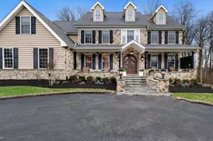 94 Autumn Woods Ln, Glen Mills, PA 19342 - Photo 1