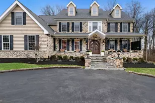 94 Autumn Woods Ln, Glen Mills, PA 19342 - Photo 2