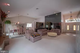 501 Flora Cir, Springfield, PA 19064 - Photo 6