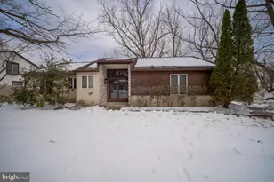 501 Flora Cir, Springfield, PA 19064 - Photo 2