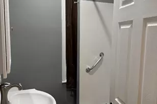 1435 Edgmont Ave, Chester, PA 19013 - Photo 14