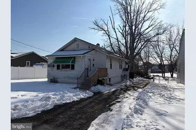 1015 Galbraith Avenue, Upper Chichester, PA 19061 - Photo 2