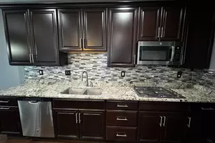 4 Stonehaven Cir, Glen Mills, PA 19342 - Photo 2