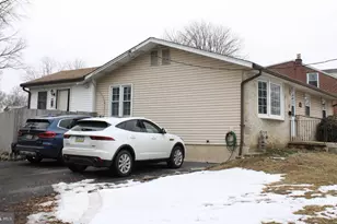 665 Schoolside Ln, Swarthmore, PA 19081 - Photo 2