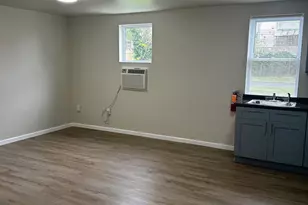 122 E Ridge Rd, Marcus Hook, PA 19061 - Photo 2