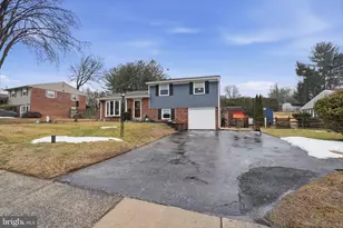 327 Netherington Dr, Broomall, PA 19008 - Photo 4