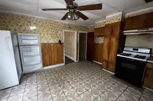 106 N 2nd St, Darby, PA 19023 - Photo 10