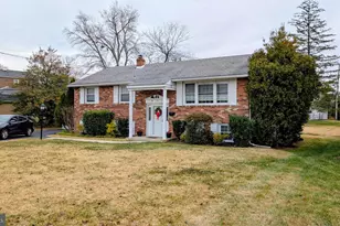 125 Willow Way, Folsom, PA 19033 - Photo 1