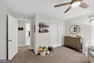 8 Village Cir, Newtown Square, PA 19073 - Photo 26